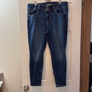 Torrid Skinny Super Soft High Rise Jegging- 16 short mid wash